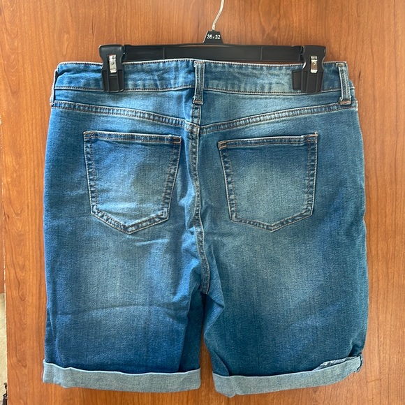 Short - Picture 2 of 2